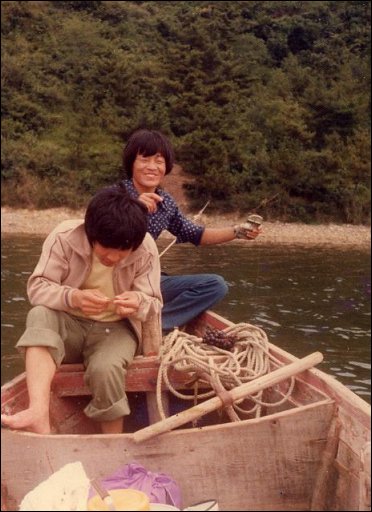 그 당시 귀산 앞바다에는 낚싯줄만 내리면 도다리, 장어 등이 자주 올라왔다. 